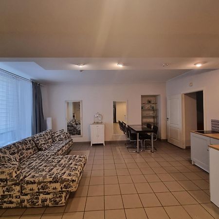 Camellia Studio Apartment & Parking Рига Экстерьер фото